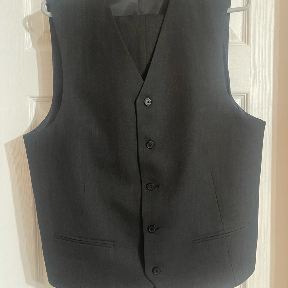 Suit - Picture 13 of 16